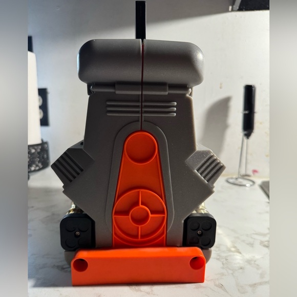 Vintage Mattel 1999 Hot Wheels V-8 STO-N-GO Engine Carrying Case - Picture 4 of 6